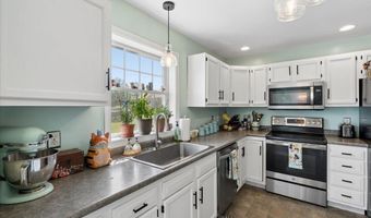 14 Abbey Rd, Brentwood, NH 03833
