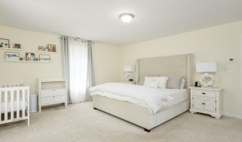42 Chestnut St 11, Bethel, CT 06801