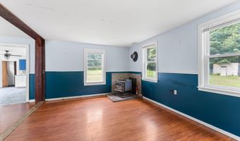 499 Augusta Rd, Belgrade, ME 04917
