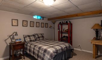 11 MEADOWBROOK Ct, Appleton, WI 54914