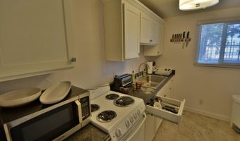 1340 San Mateo Blvd SE Apt 6, Albuquerque, NM 87108