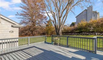 120 Chestnut Ave, Narragansett, RI 02882