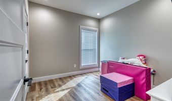 132 McCutchen Ct, Auburn, KY 42206