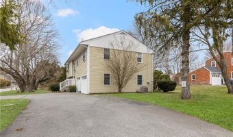 384 Valley Rd, Middletown, RI 02842