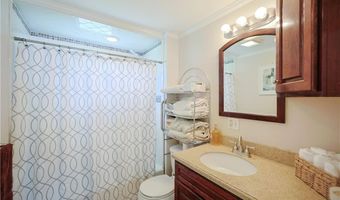 6 Scott Ln, Bristol, RI 02809