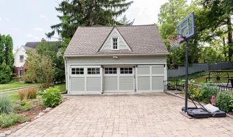4951 W Liberty Rd, Ann Arbor, MI 48103