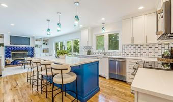 3999 Edmonton Ct, Ann Arbor, MI 48103