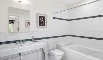 20 Devonshire Ln, Amagansett, NY 11930