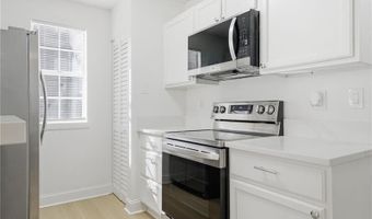 904 Wentworth Ct, Alpharetta, GA 30022