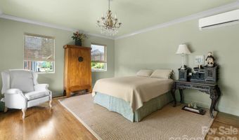 664 Lakeshore Dr, Asheville, NC 28804