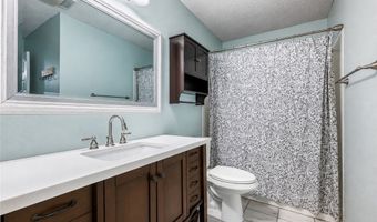 104 Clubhouse Dr, Bella Vista, AR 72715