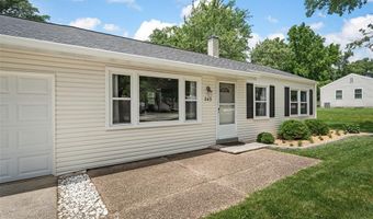 243 Dennison Dr, Ballwin, MO 63021