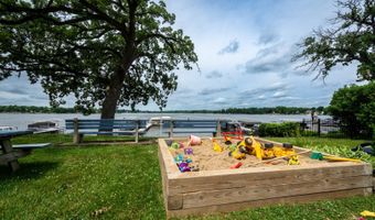 25063 W 3rd St, Antioch, IL 60002