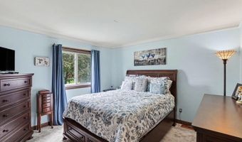 302 Westwinds Dr, Almont, MI 48003
