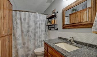 3729 Tower Pond Dr, Anoka, MN 55303