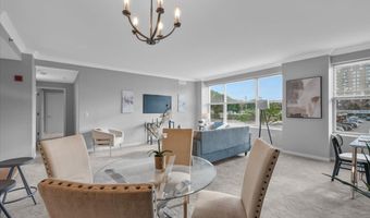 77 S Evergreen Ave 206, Arlington Heights, IL 60005