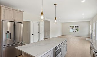 413 New River Rd, Lincoln, RI 02838