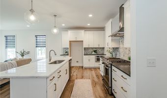 720 Chapman St, Ashland, VA 23005