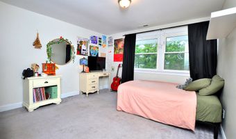 114 El Toro Dr, Bristol, CT 06010