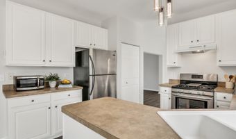 1056 Dana Ct, Antioch, IL 60002