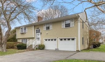 384 Valley Rd, Middletown, RI 02842