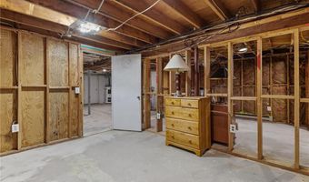 1958 Cranston St, Cranston, RI 02920