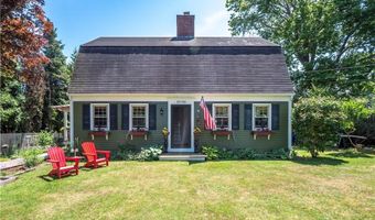 7 Boulevard E, Middletown, RI 02842