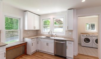17 S Airmont Rd, Airmont, NY 10901