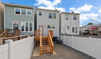 925 DECATUR St NW, Washington, DC 20011