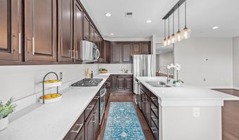 2109 MAIN LINE 102, Alexandria, VA 22301