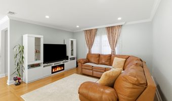 19 W Dolphin Cir W, Bayville, NJ 08721