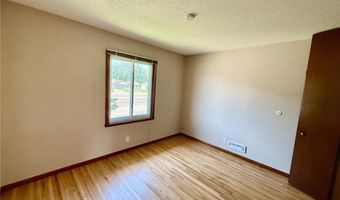 188 150th St W, Apple Valley, MN 55124