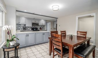 5 Bayberry Dr, Brookfield, CT 06804
