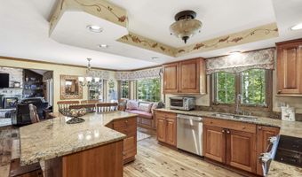 W2530 BROOKHAVEN Drive, Appleton, WI 54915
