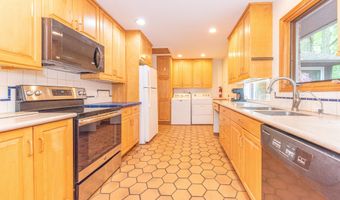 1877 Arlington Blvd, Ann Arbor, MI 48104