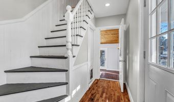 327 Essex St, Bangor, ME 04401