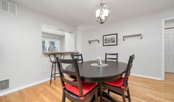 39 Manorwood Dr 39, Branford, CT 06405