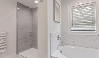 25 Kristin Dr, Cranston, RI 02921