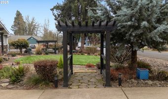 2555 NW SQUIRE Pl, Albany, OR 97321