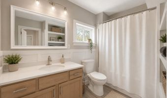 912 Greene St, Adel, IA 50003