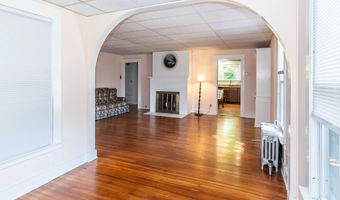 58 Shore Dr, Branford, CT 06405
