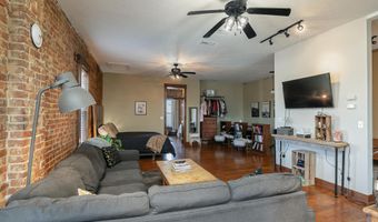 207 W Main St, Ash Grove, MO 65604