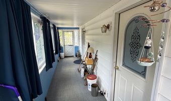 20-24 Church St, Barre, MA 01074