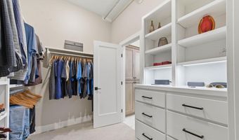 5926 E Forbes Ct, Bel Aire, KS 67220
