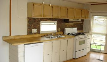 8 Holiday Ln, Standish, ME 04084