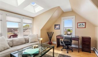 60 Division St, Newport, RI 02840