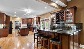 12 Logans Way, Danbury, CT 06811