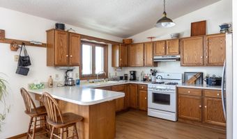 3200 S HUCKLEBERRY Ln, Appleton, WI 54915