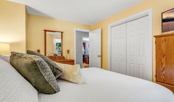 1391 Turner St, Auburn, ME 04210