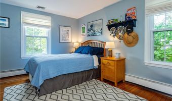 155 Oakdale Rd, North Kingstown, RI 02852